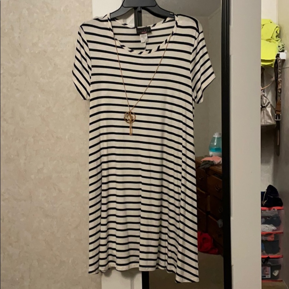 Short Sleeve Dress
